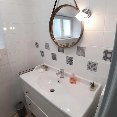 Magda A 30 Mn Pour Ou Cure Villa *